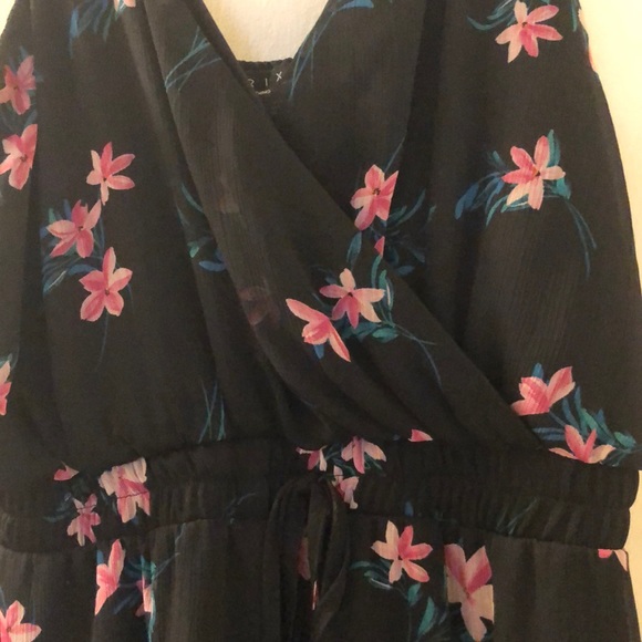 Adorable floral romper! - Picture 6 of 6